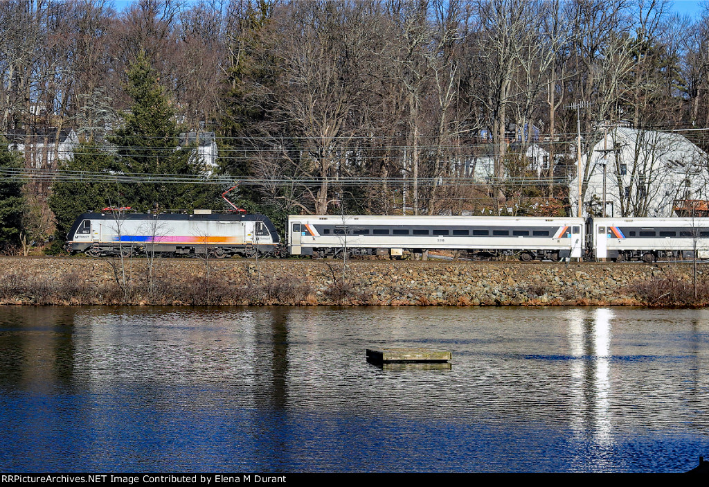 NJT 4637 on train 854